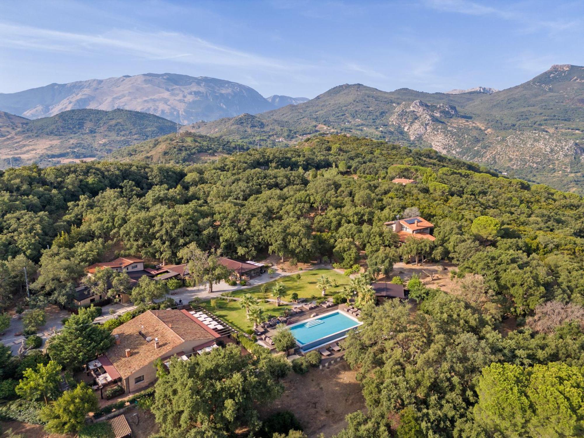 Vallegrande Nature Resort By Geocharme เชฟาลู ภายนอก รูปภาพ